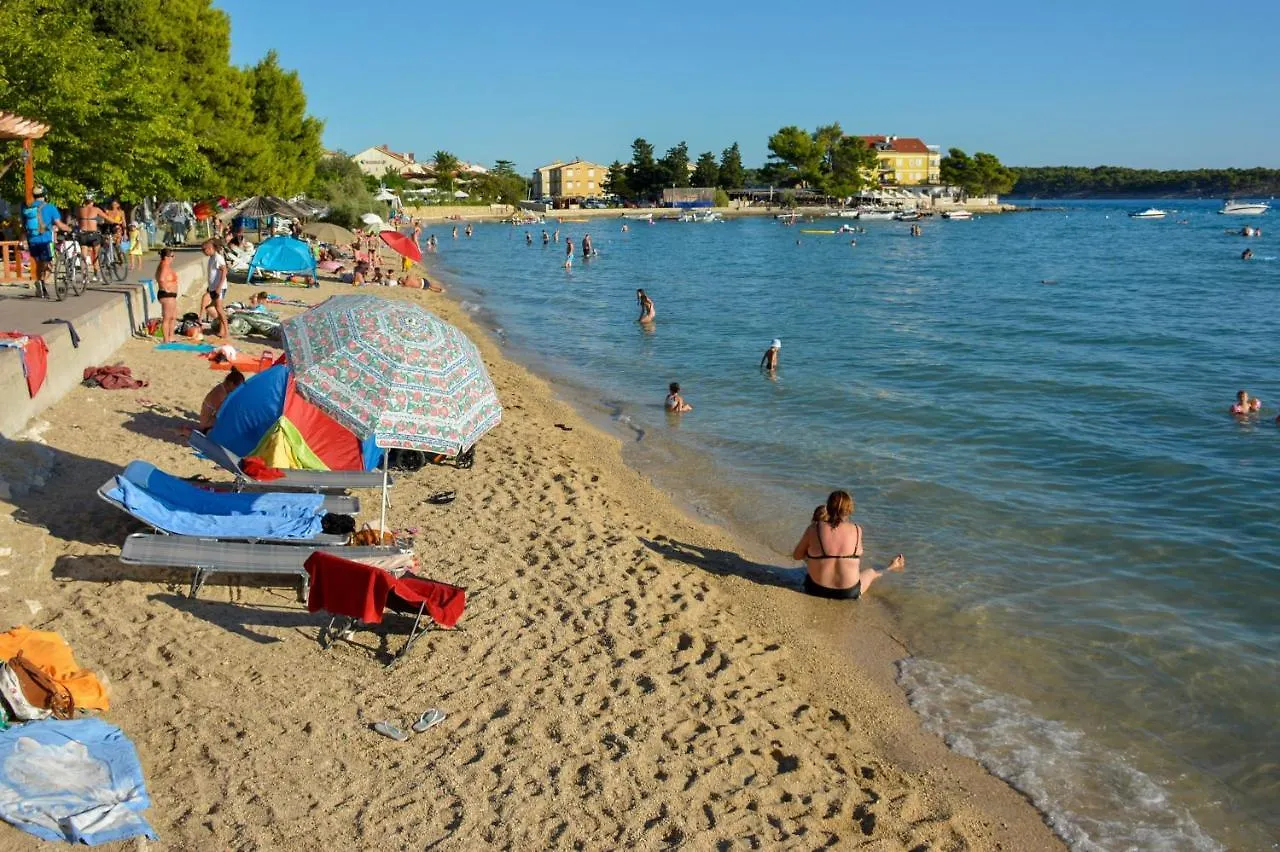 Apartment 10 In Villa Petrac Banjol Croatia