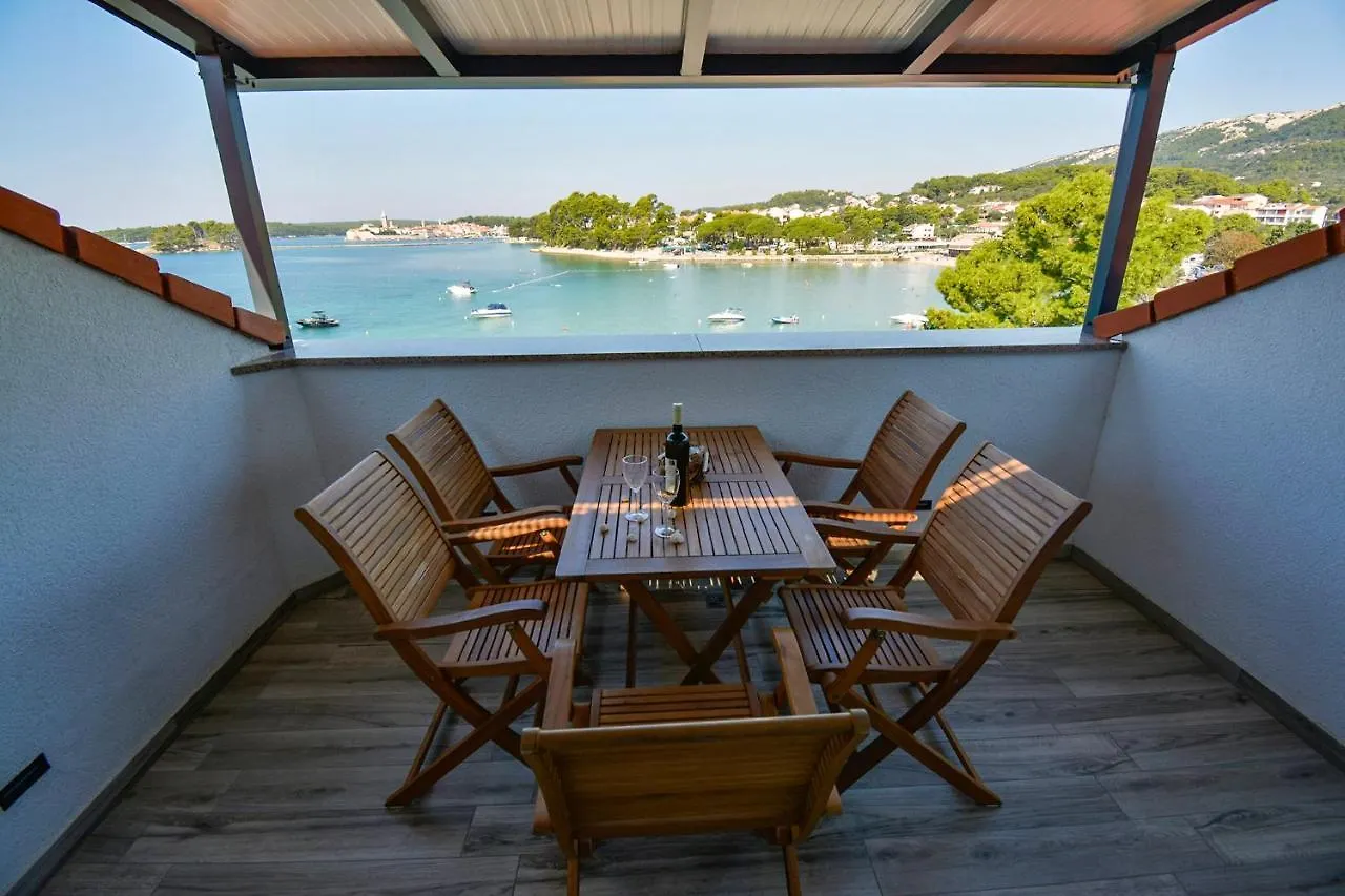 Apartment 10 In Villa Petrac Banjol 0*,