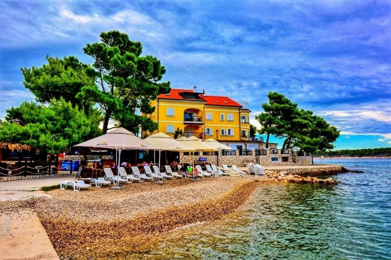 Apartment 10 In Villa Petrac Banjol