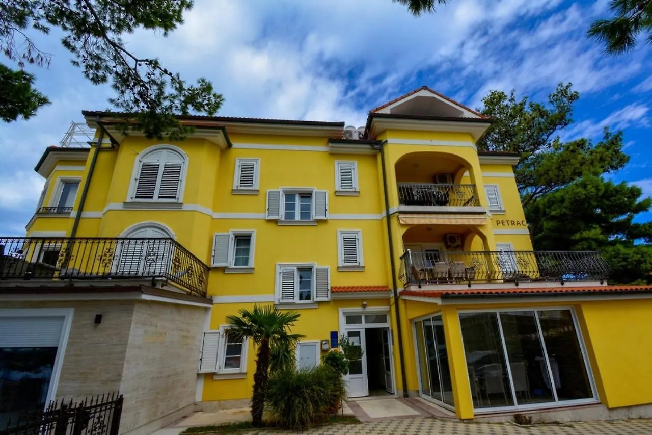 Apartment 10 In Villa Petrac Banjol